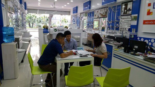 Không chỉ lượng lớn khách hàng khu vực Hà Nội mà còn rất nhiều khách ngoại tỉnh đến tham quan, mua sắm