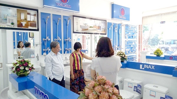 Showroom Hải Linh bày bán các mẫu thiết bị vệ sinh phong phú, đến từ các thương hiệu nổi tiếng trong và ngoài nước