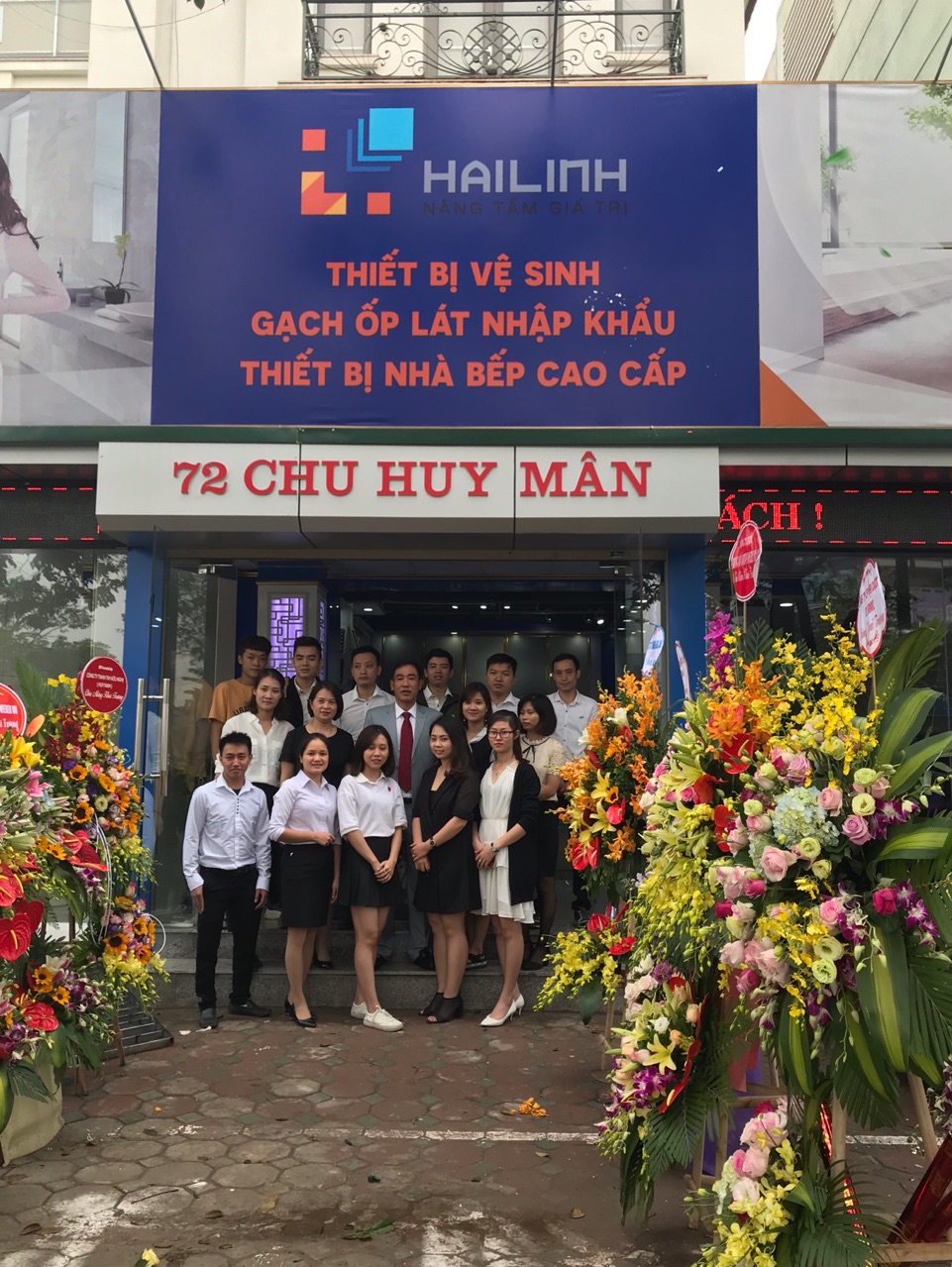 Showroom Hải Linh tưng bừng ngày khai trương tại Long Biên